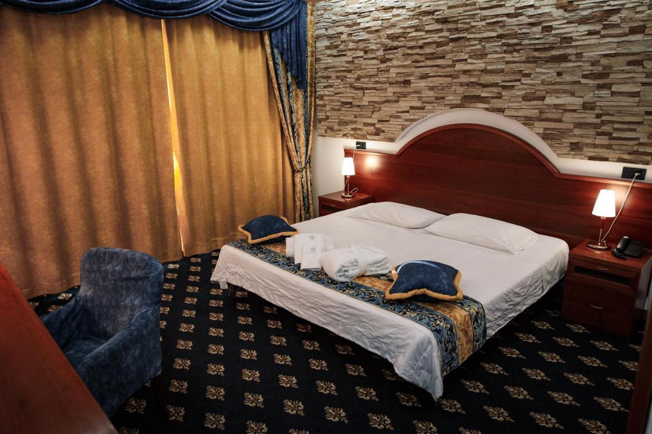 River Palace Hotel Atyrau Luaran gambar