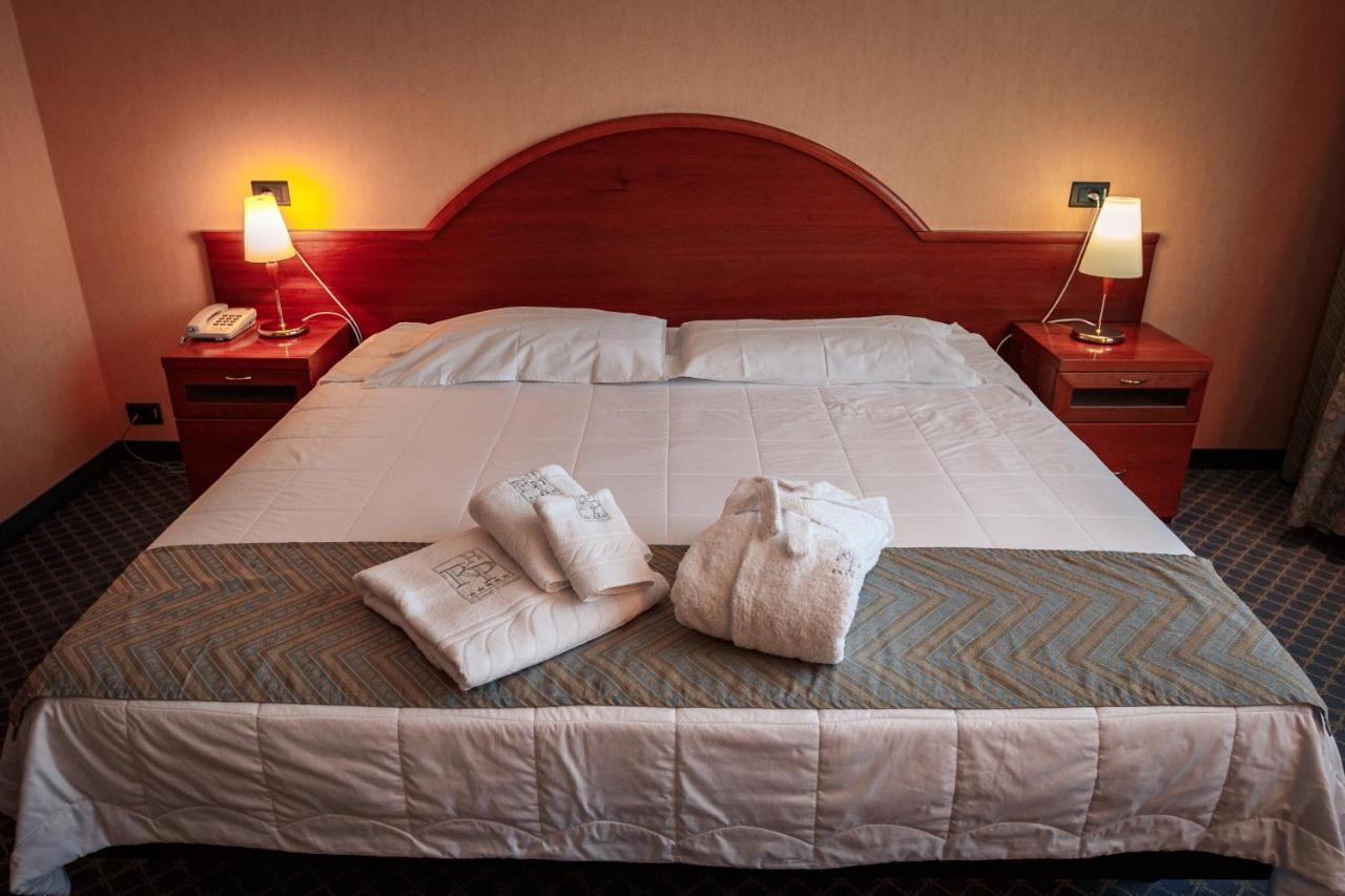 River Palace Hotel Atyrau Luaran gambar