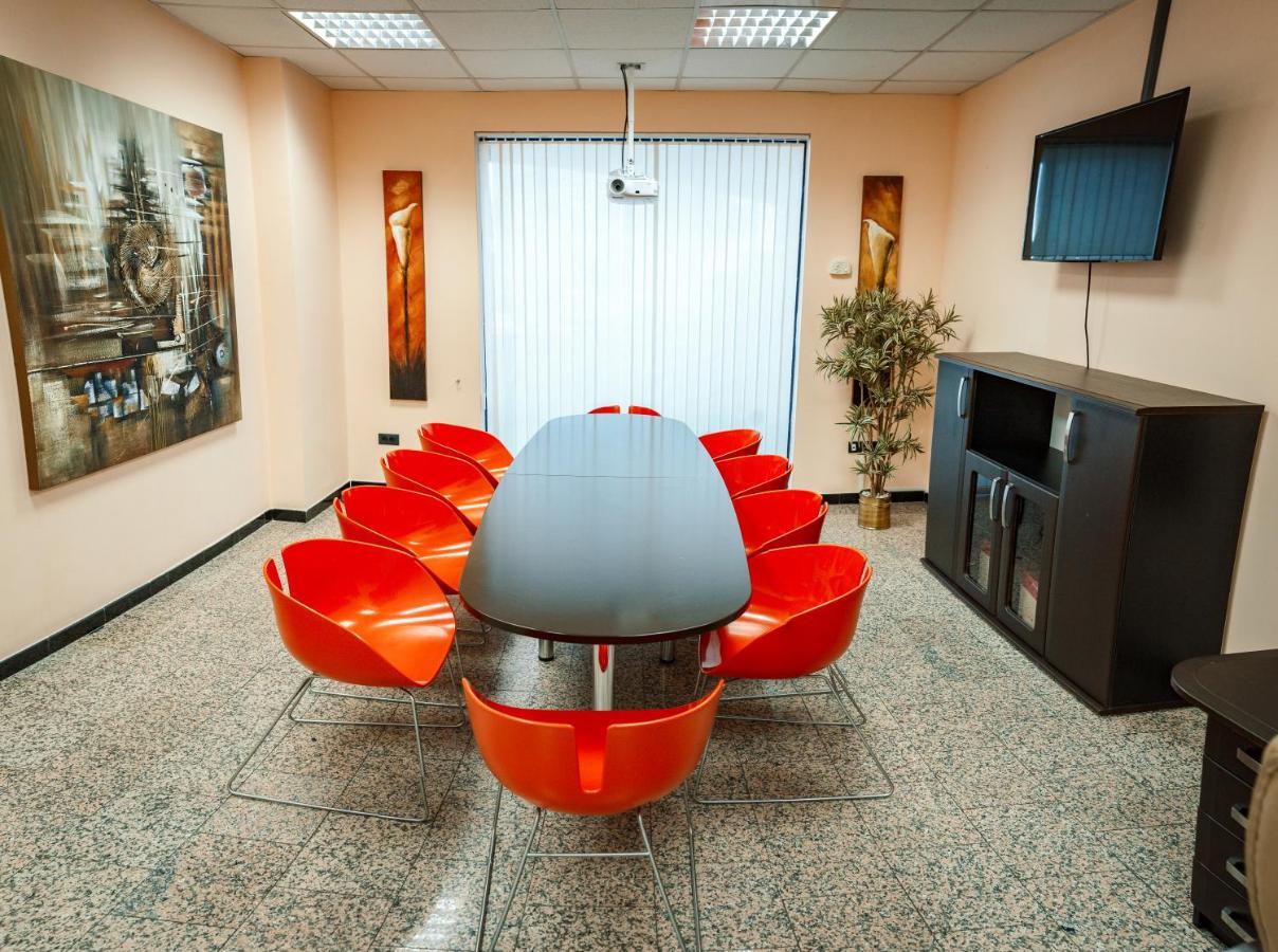 River Palace Hotel Atyrau Luaran gambar