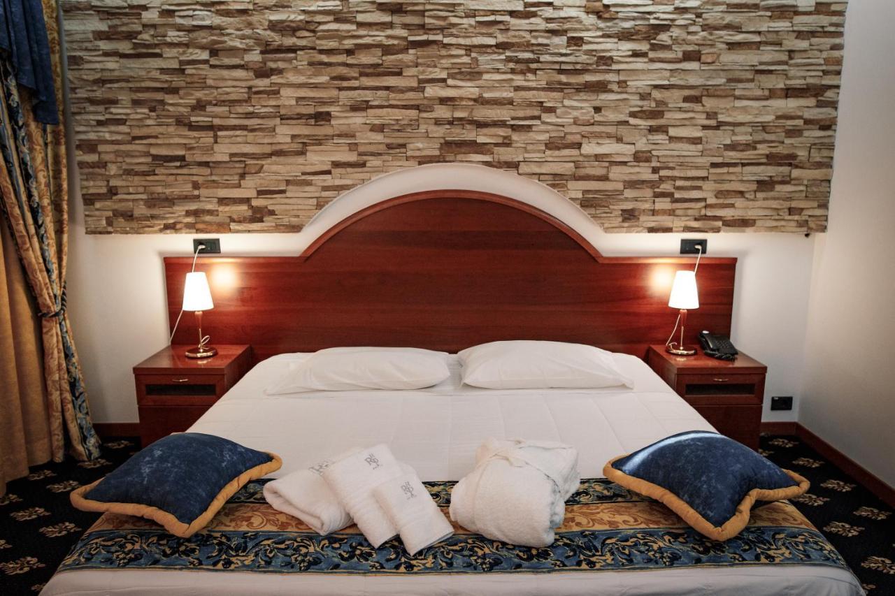 River Palace Hotel Atyrau Luaran gambar