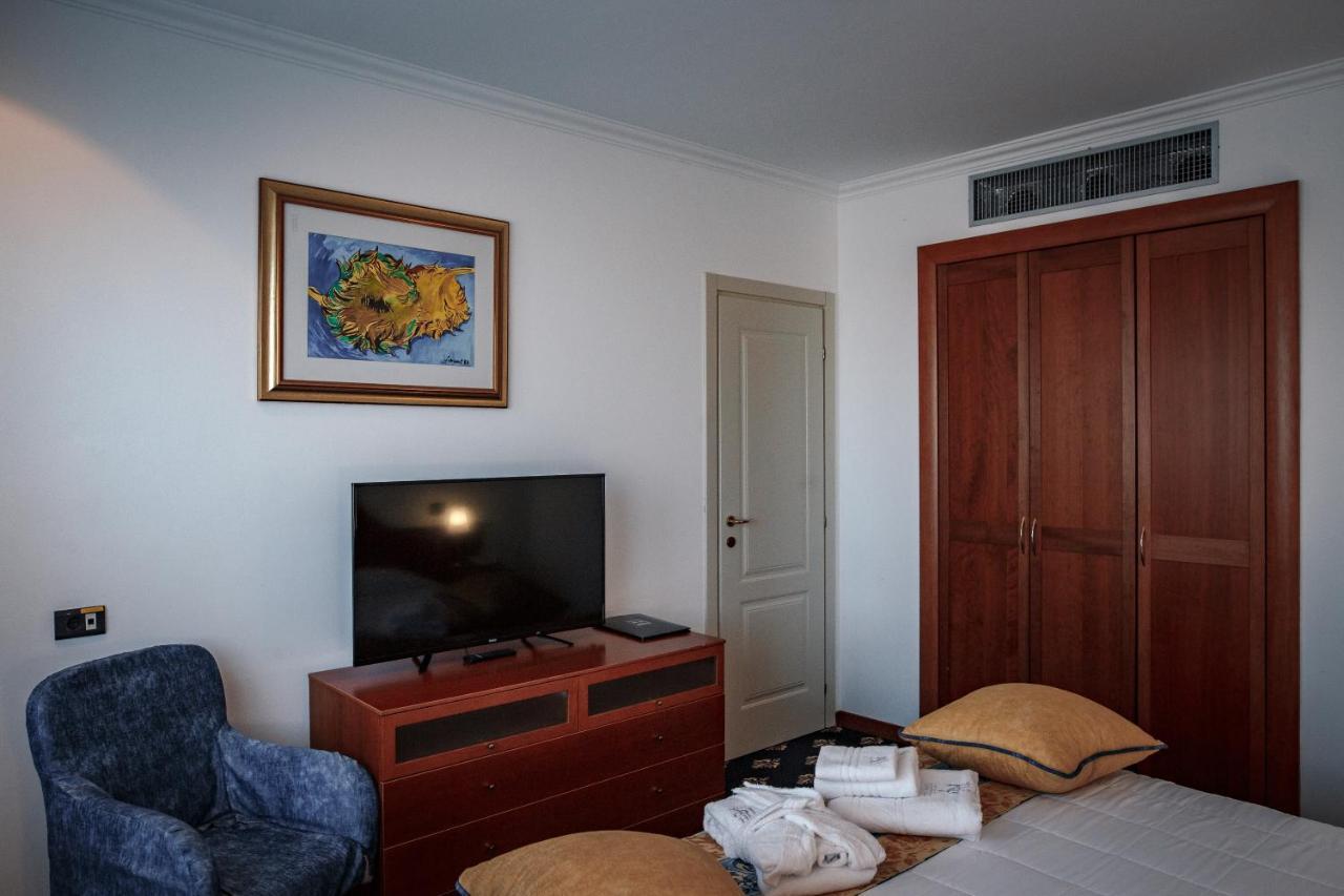 River Palace Hotel Atyrau Luaran gambar