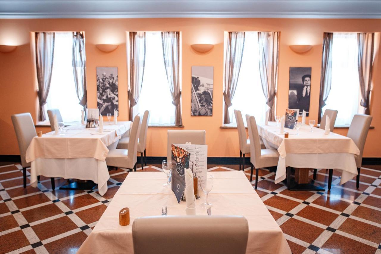River Palace Hotel Atyrau Luaran gambar