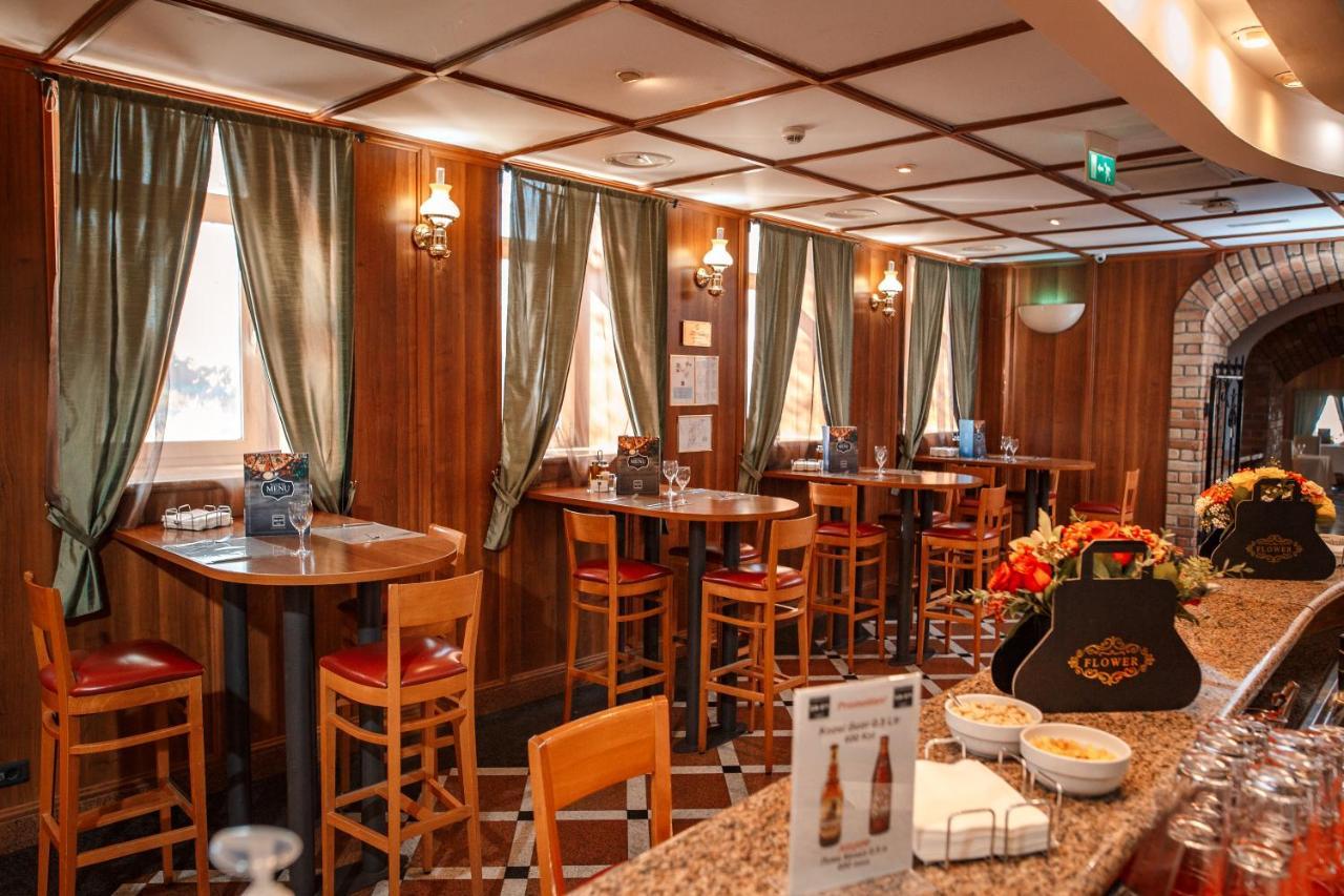 River Palace Hotel Atyrau Luaran gambar
