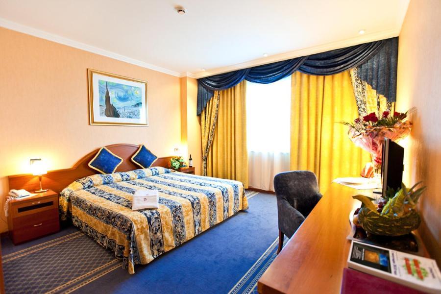 River Palace Hotel Atyrau Bilik gambar